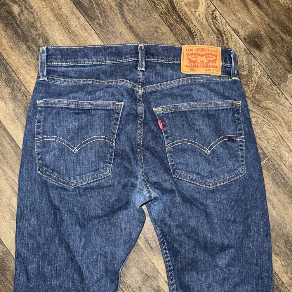 Levi's 502 Jeans Dark Wash Denim Straight Leg Slim Fit Men's Size 30x30 Faded